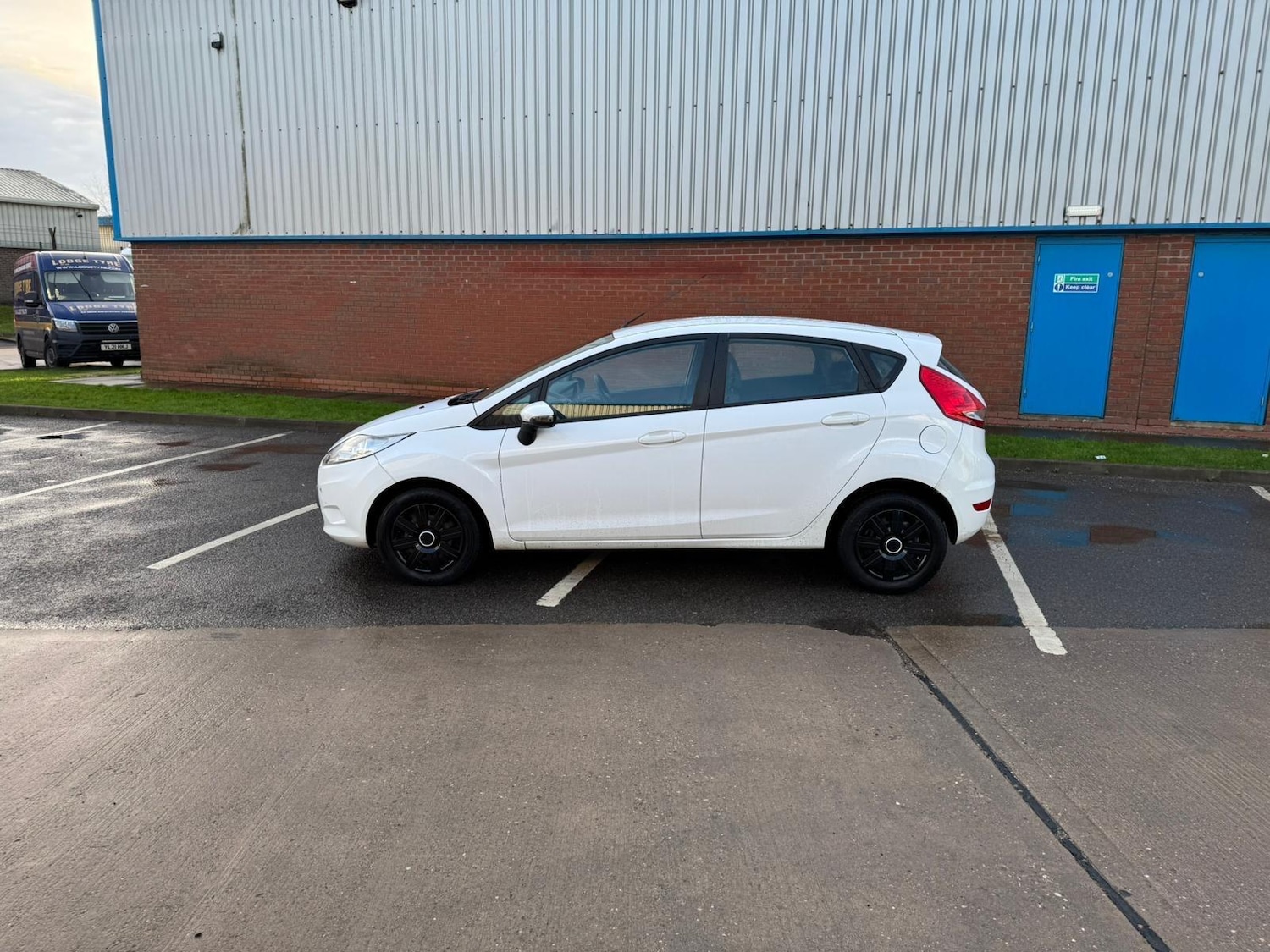 Used Ford Fiesta 2011 for sale - 76742703: Photo 3