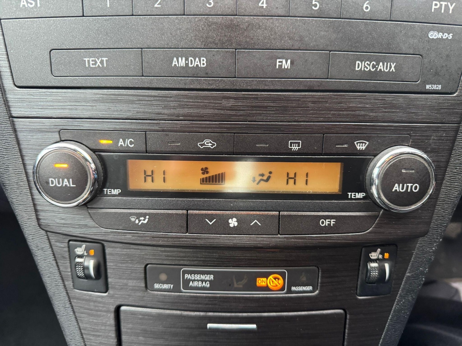 Used Toyota Avensis 2009 for sale - 77455250: Photo 24