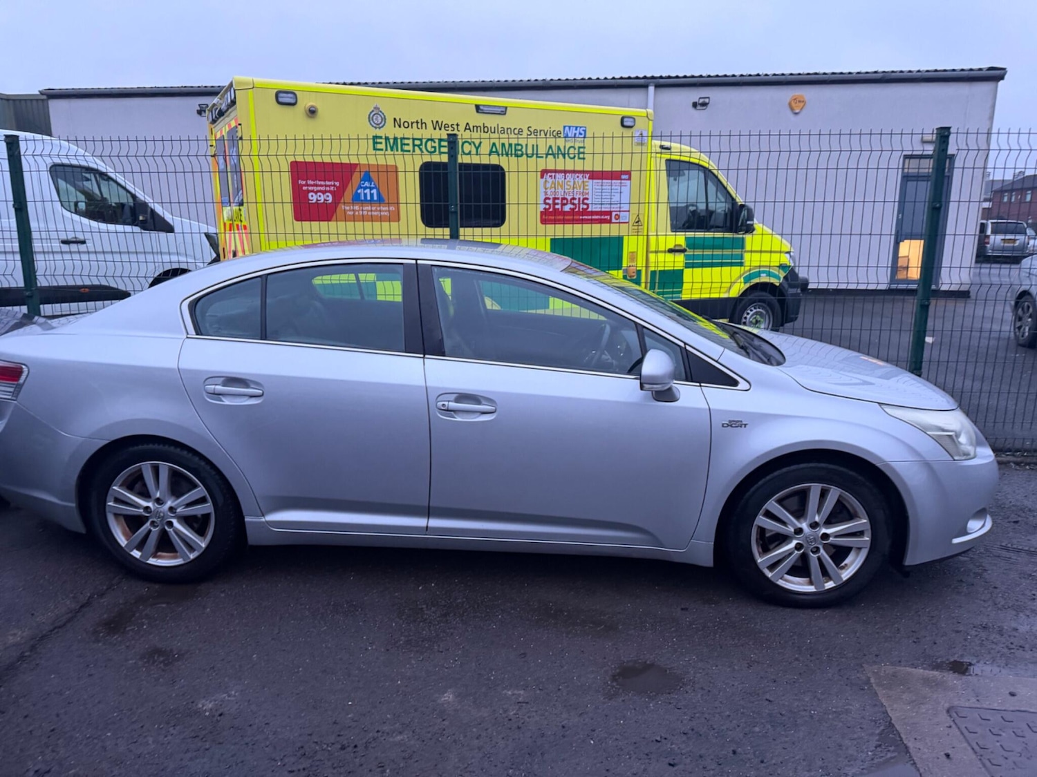Used Toyota Avensis 2009 for sale - 77455250: Photo 3