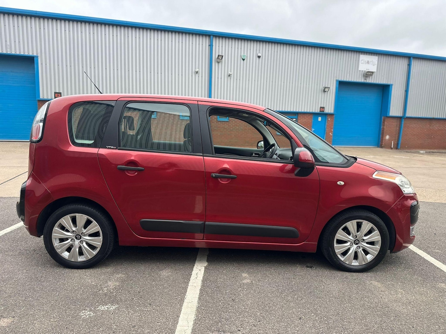 Used Citroen C3 Picasso 2009 for sale - 76251423: Photo 4