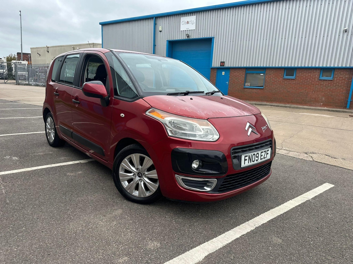 Used Citroen C3 Picasso 2009 for sale - 76251423: Photo 5