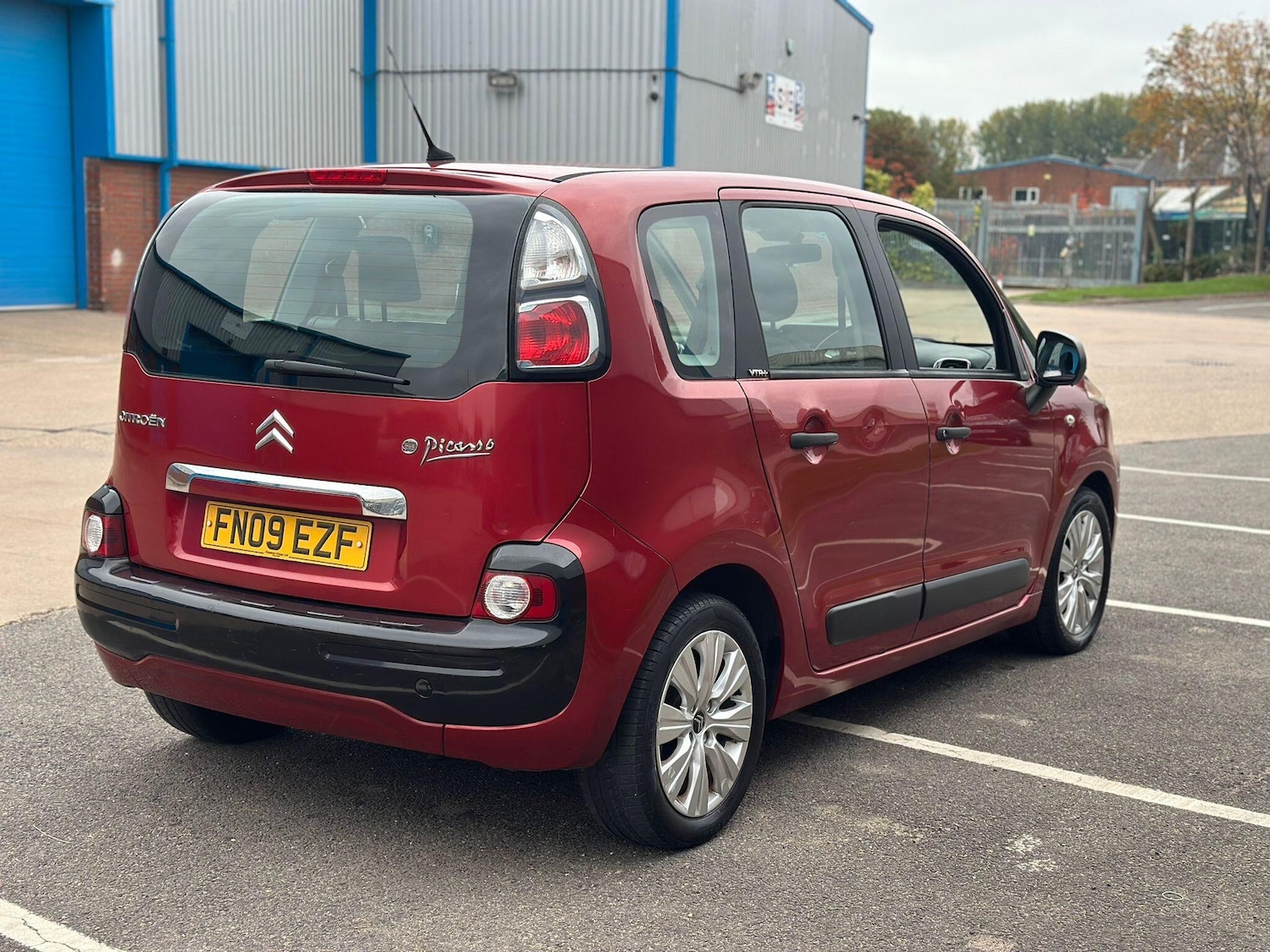 Used Citroen C3 Picasso 2009 for sale - 76251423: Photo 7