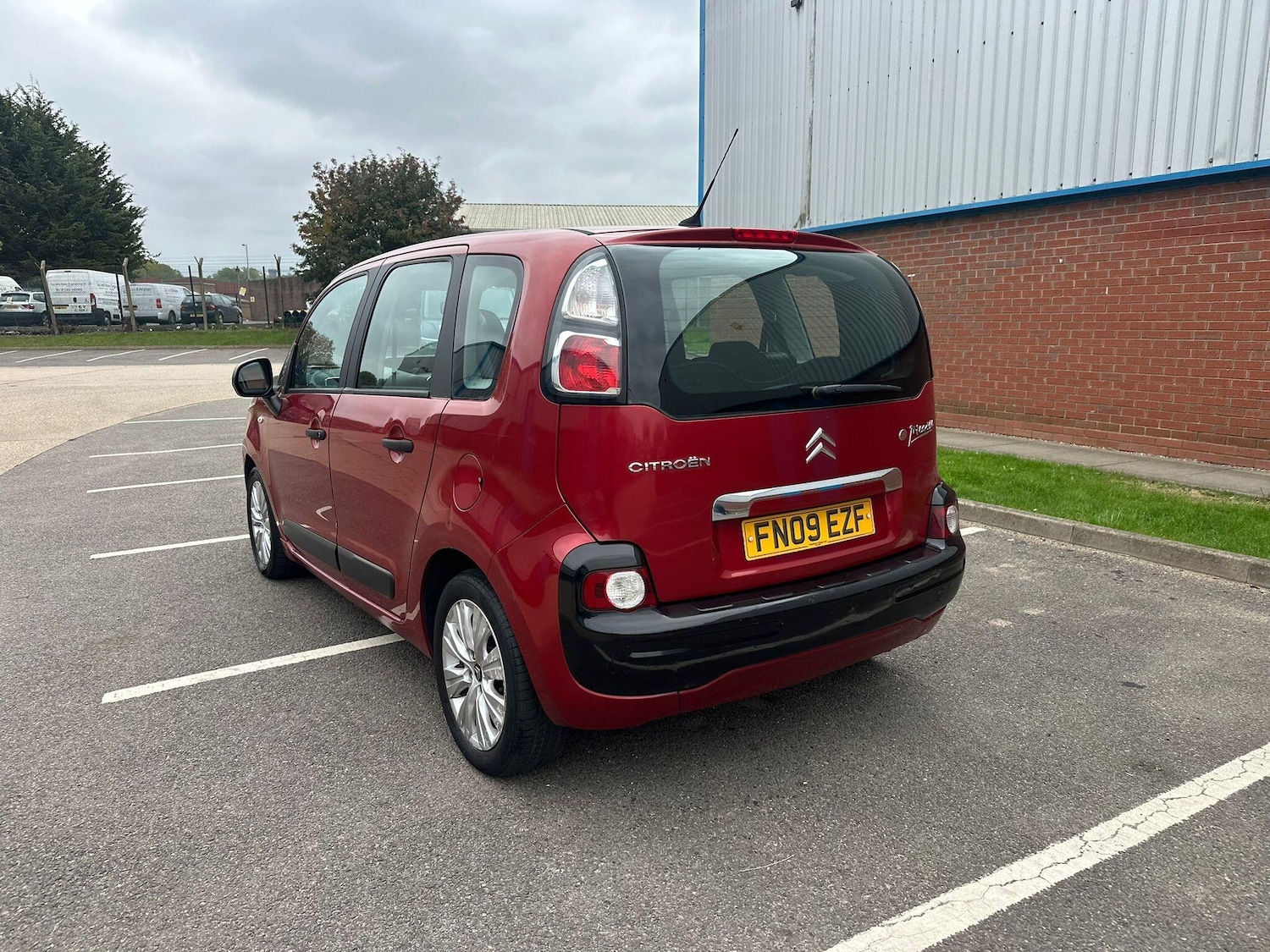 Used Citroen C3 Picasso 2009 for sale - 76251423: Photo 8