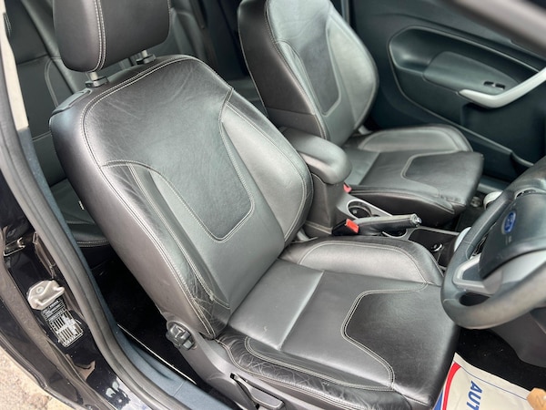 Used Ford Fiesta 2011 for sale - 76214178: Photo 13