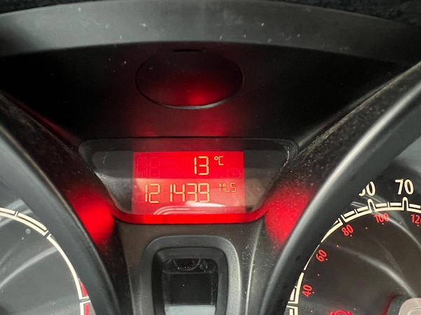 Used Ford Fiesta 2011 for sale - 76214178: Photo 15