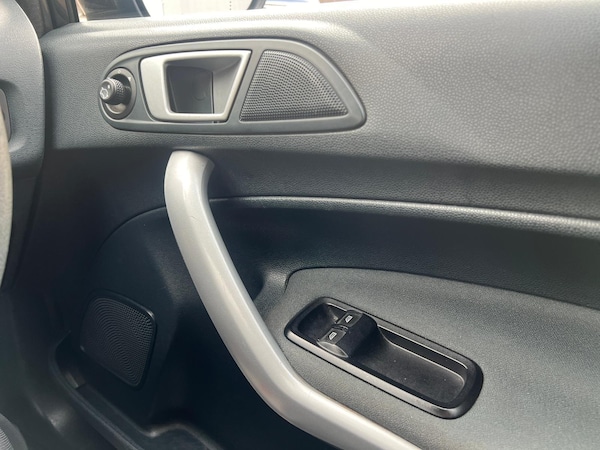 Used Ford Fiesta 2011 for sale - 76214178: Photo 24