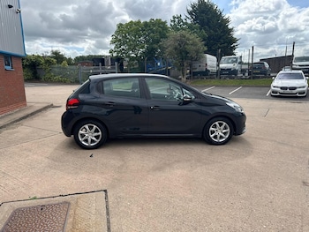 Used Peugeot 208 2017 for sale - 78822362: Photo