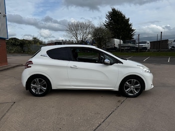 Used Peugeot 208 2013 for sale - 78128207: Photo