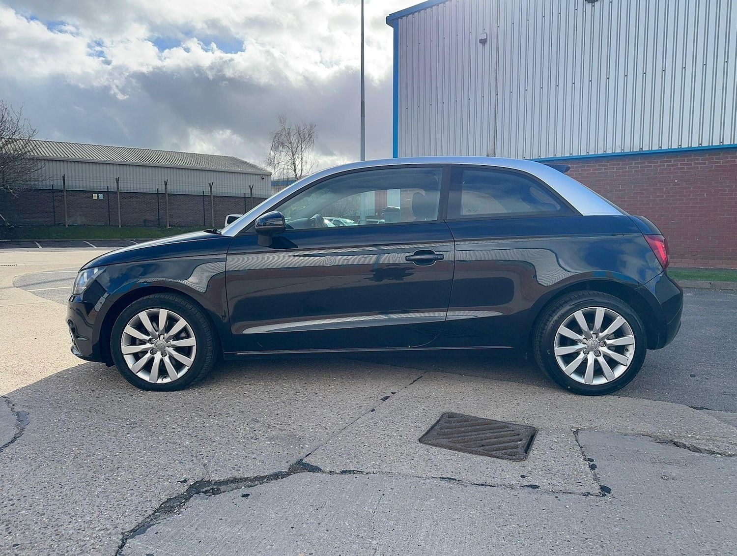 Used Audi A1 2011 for sale - 77637382: Photo 17