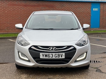 Used Hyundai i30 2014 for sale - 76457155: Photo