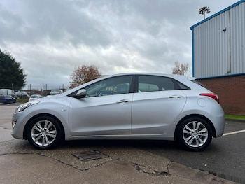 Used Hyundai i30 2014 for sale - 76457155: Photo