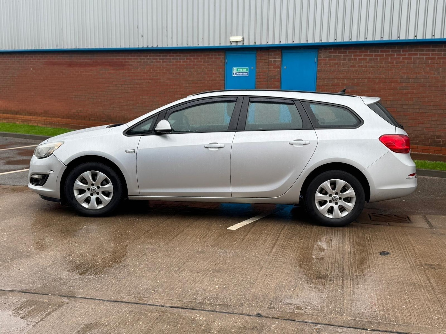 Used Vauxhall Astra 2015 for sale - 76753221: Photo 3