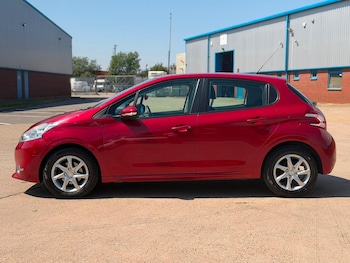 Used Peugeot 208 2014 for sale - 79157897: Photo