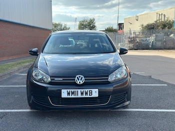 Volkswagen - Golf