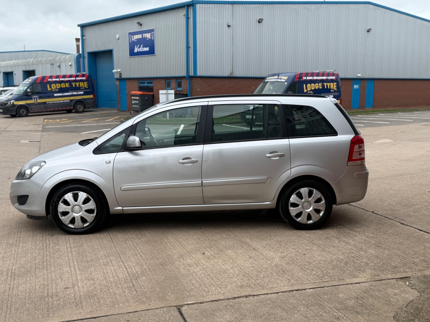 Used Vauxhall Zafira for sale - 78136083: Photo 11