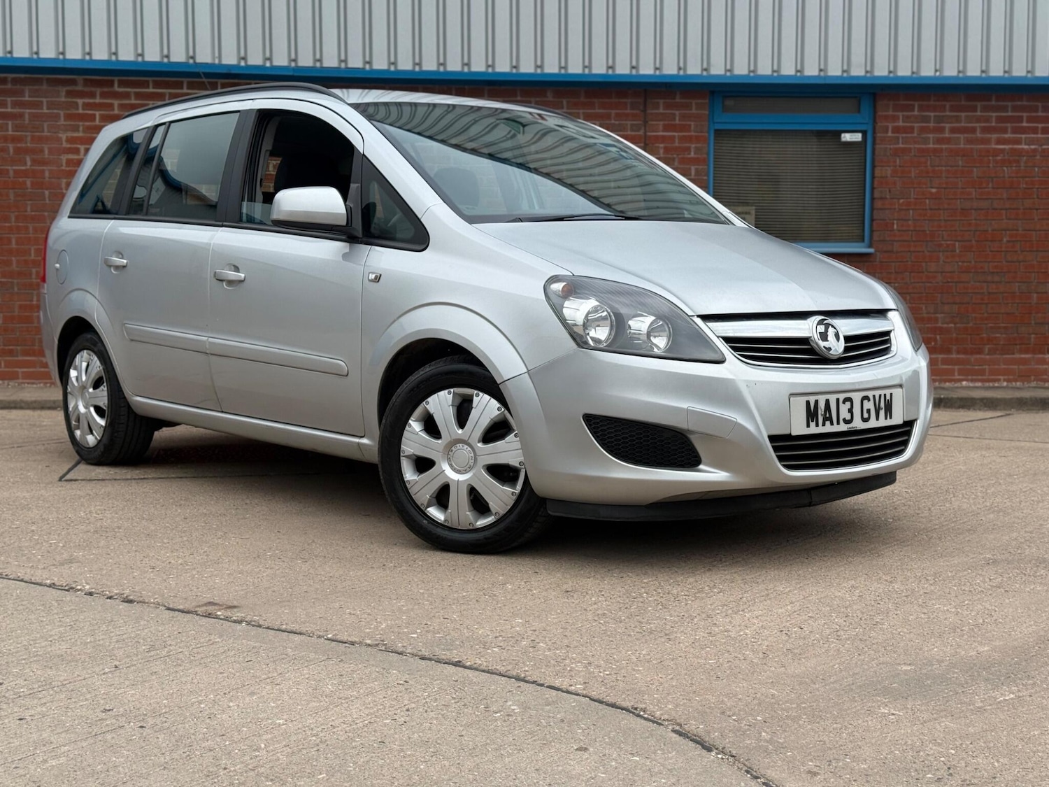 Used Vauxhall Zafira for sale - 78136083: Photo 2