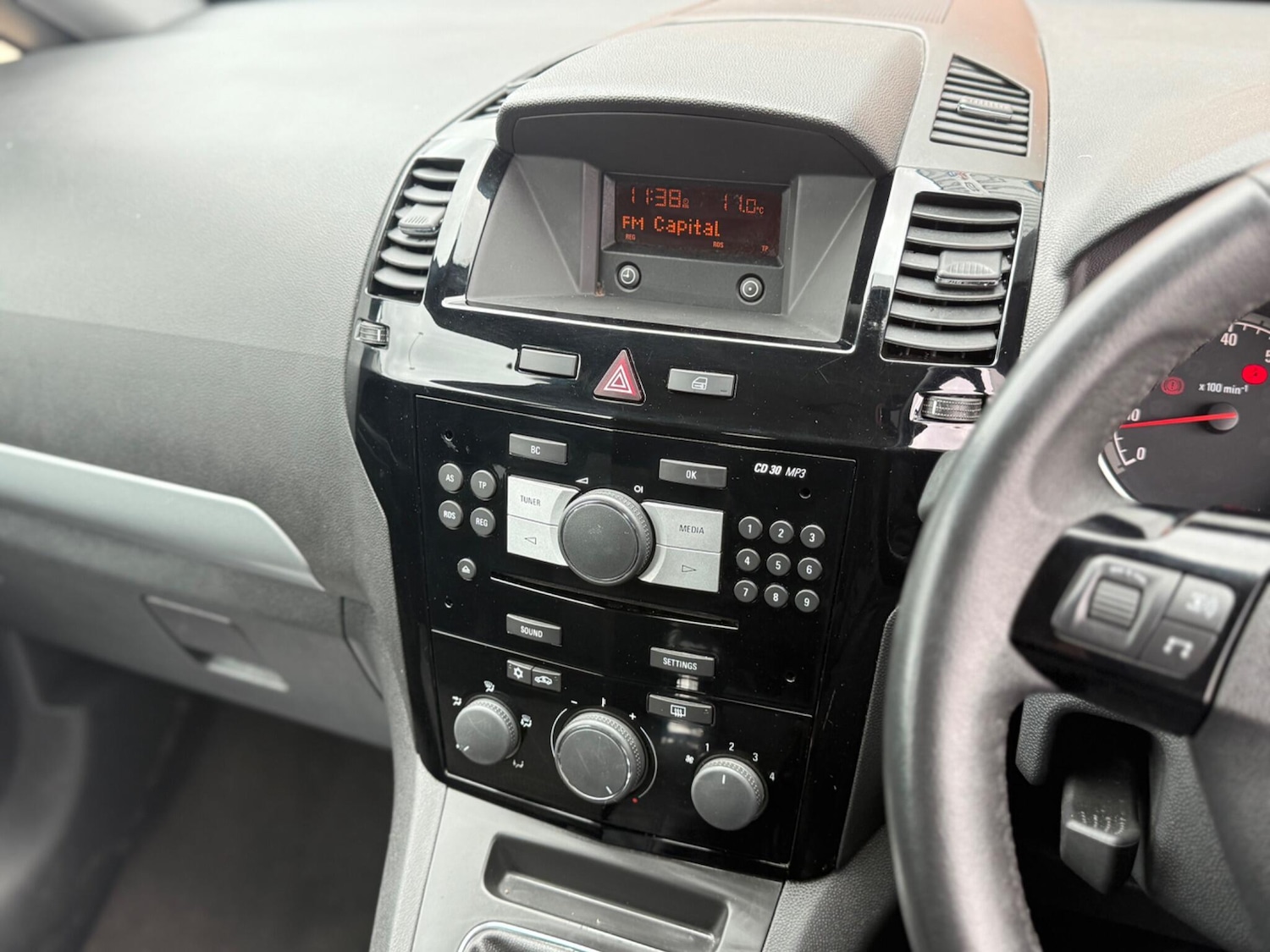 Used Vauxhall Zafira for sale - 78136083: Photo 30