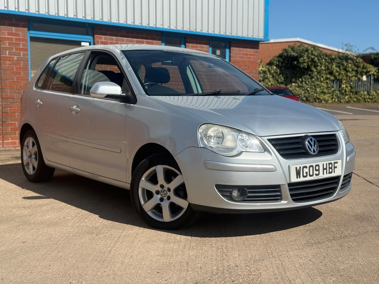Used Volkswagen Polo 2009 for sale - 78157439: Photo 2