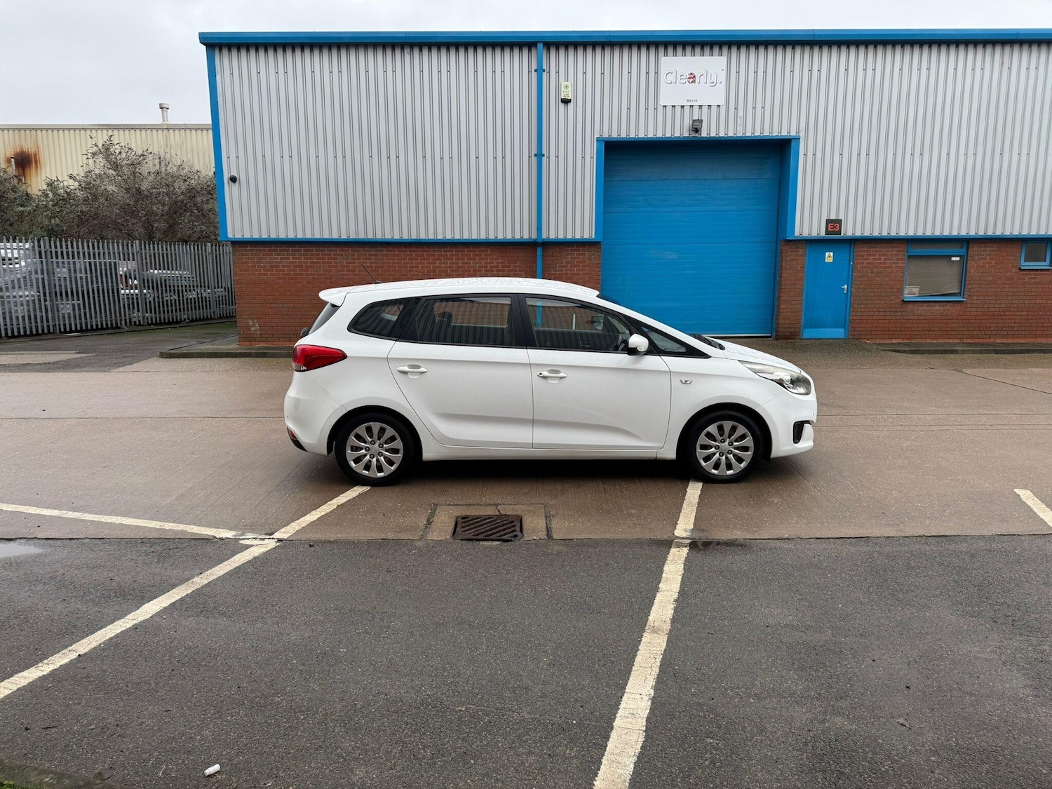 Used Kia Carens 2013 for sale - 76997096: Photo 4