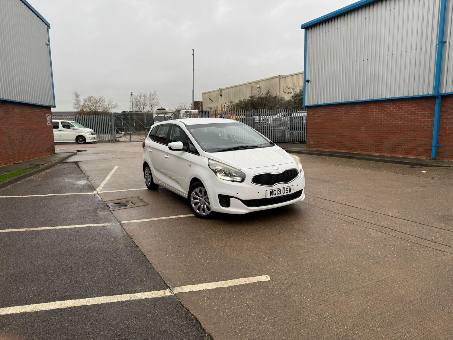 Used Kia Carens 2013 for sale - 76997096: Photo 6