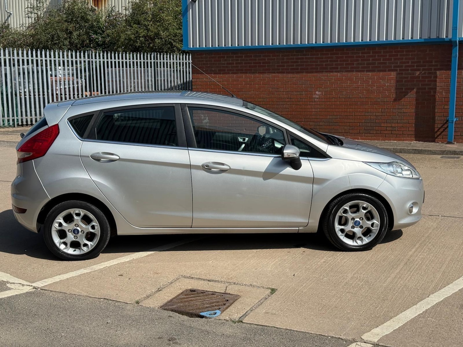 Ford Fiesta (61) - 1.4 TDCi DPF Zetec 5dr - Image 4