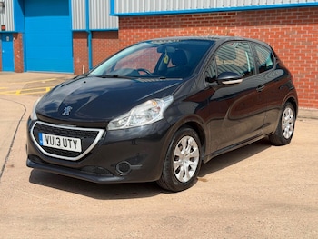 Used Peugeot 208 2013 for sale - 79601374: Photo