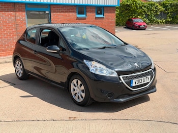 Used Peugeot 208 2013 for sale - 79601374: Photo