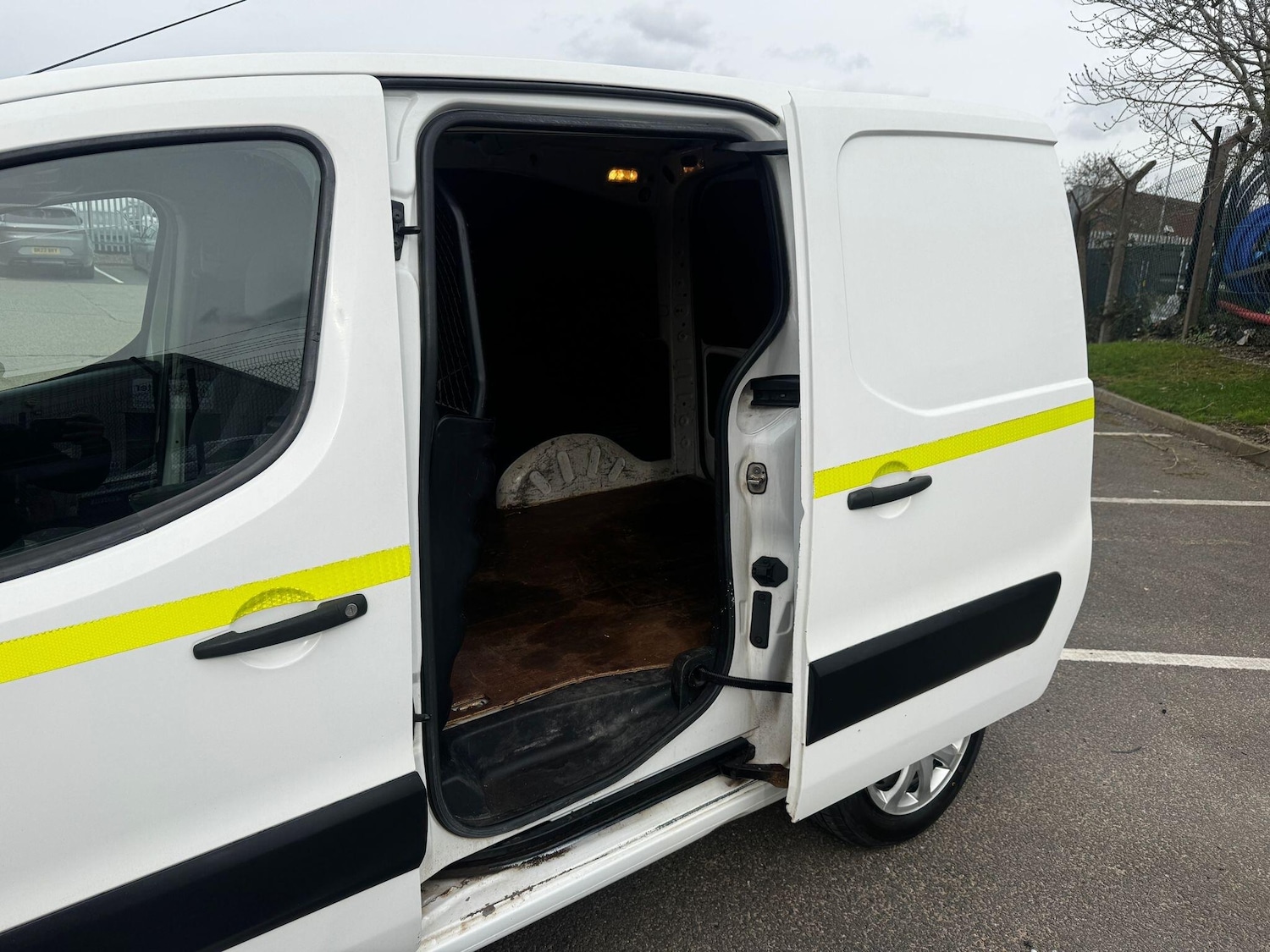 Used Peugeot Partner 2012 for sale - 77994016: Photo 18