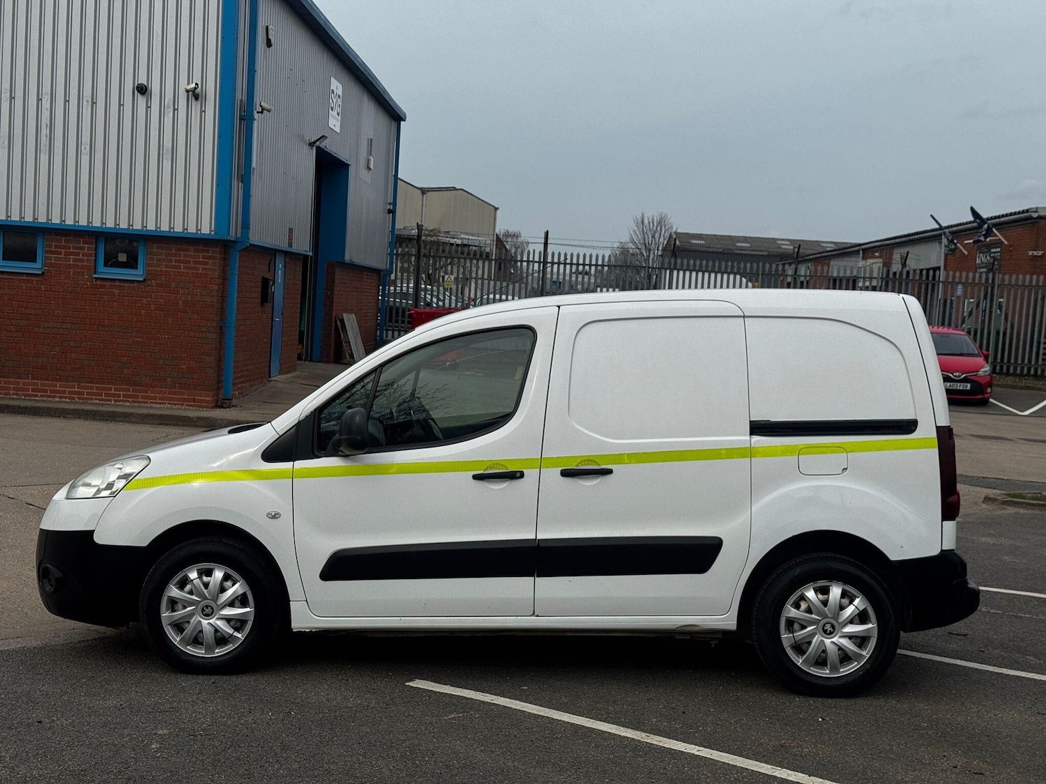 Used Peugeot Partner 2012 for sale - 77994016: Photo 4