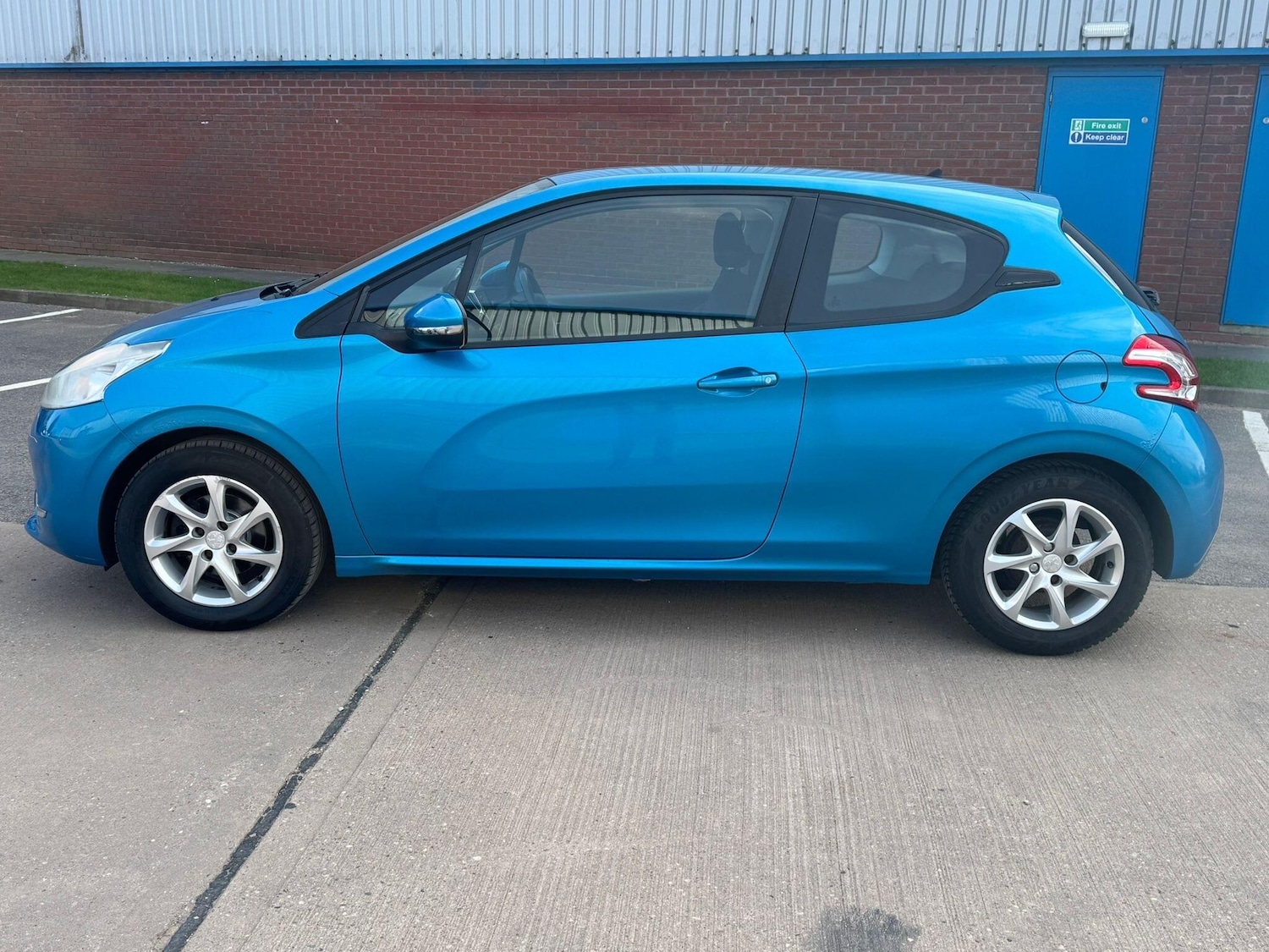 Used Peugeot 208 for sale - 78115293: Photo 3