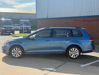 Used Volkswagen Golf 2016 for sale - 76440538: Photo