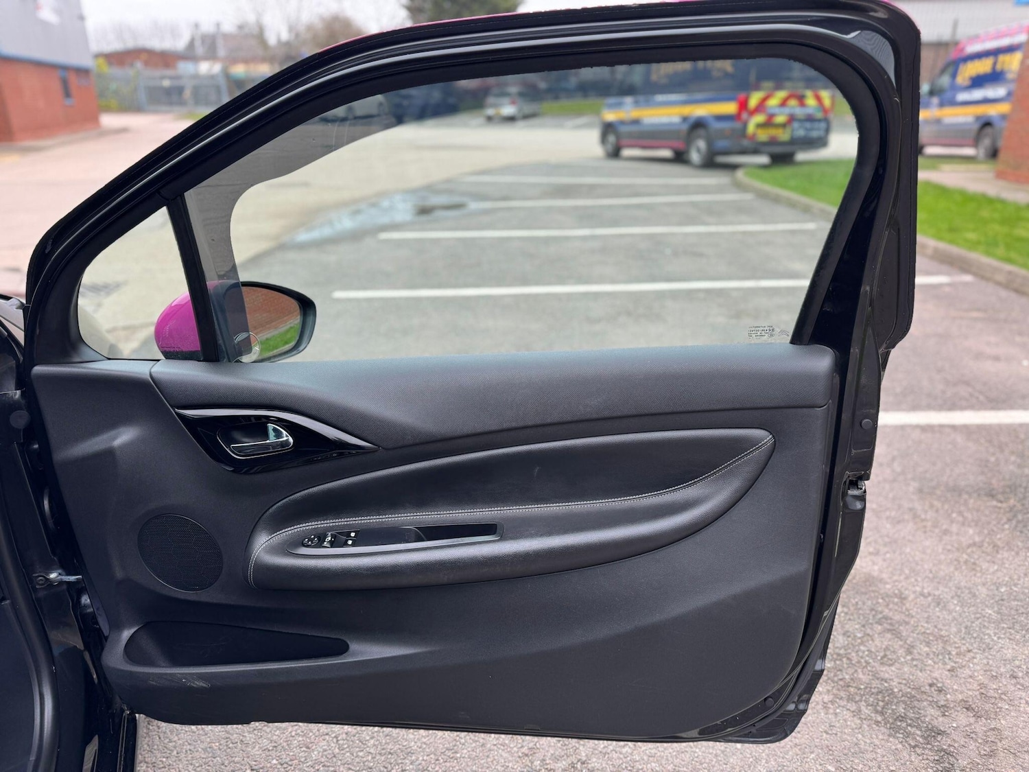 Used Citroen DS3 2011 for sale - 77330597: Photo 23