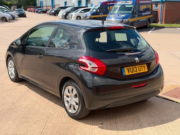 Used Peugeot 208 2013 for sale - 78842422: Photo