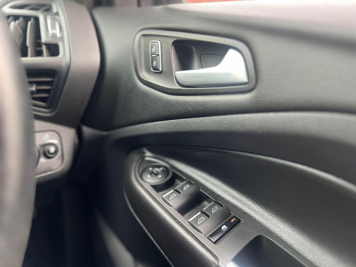 Used Ford Kuga 2016 for sale - 76499349: Photo 22