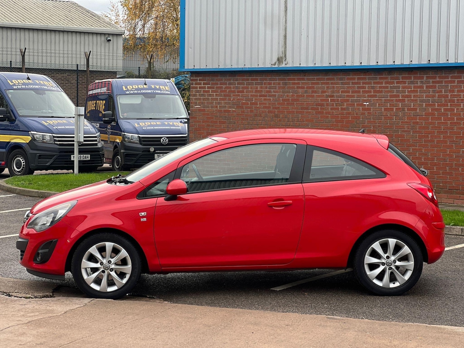 Used Vauxhall Corsa 2014 for sale - 76360389: Photo 3