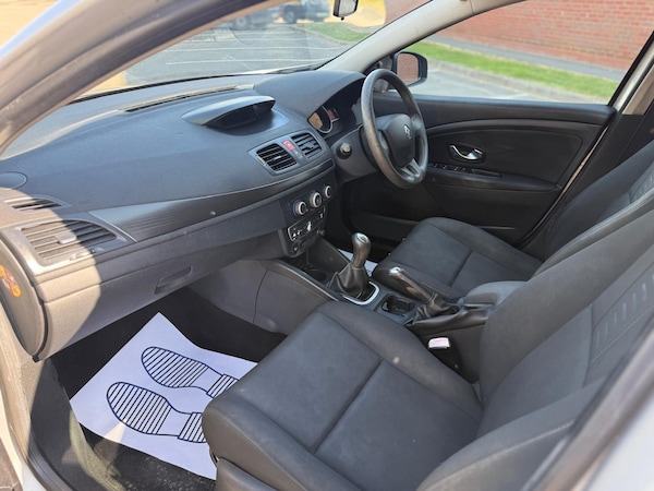 Used Renault Megane 2010 for sale - 74712772: Photo 13
