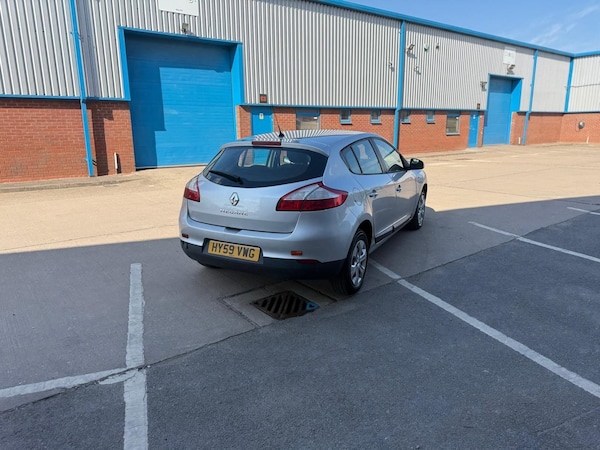 Used Renault Megane 2010 for sale - 74712772: Photo 6