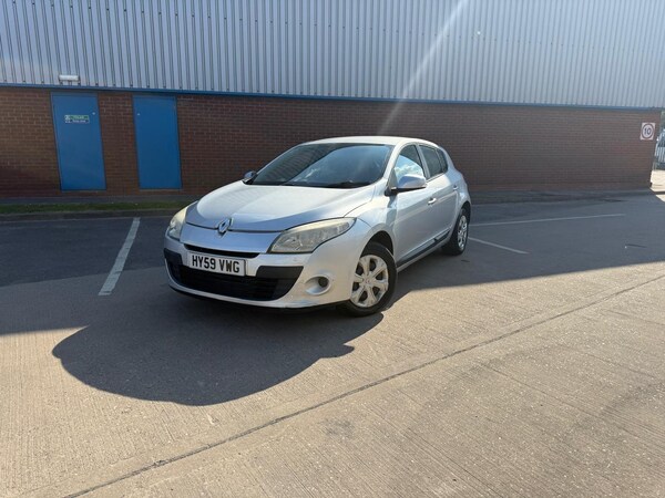 Used Renault Megane 2010 for sale - 74712772: Photo 8