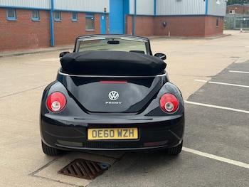 Used Volkswagen Beetle 2011 for sale - 75588785: Photo