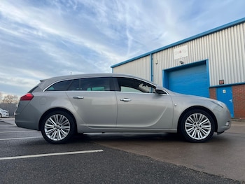 Used Vauxhall Insignia 2011 for sale - 76935769: Photo