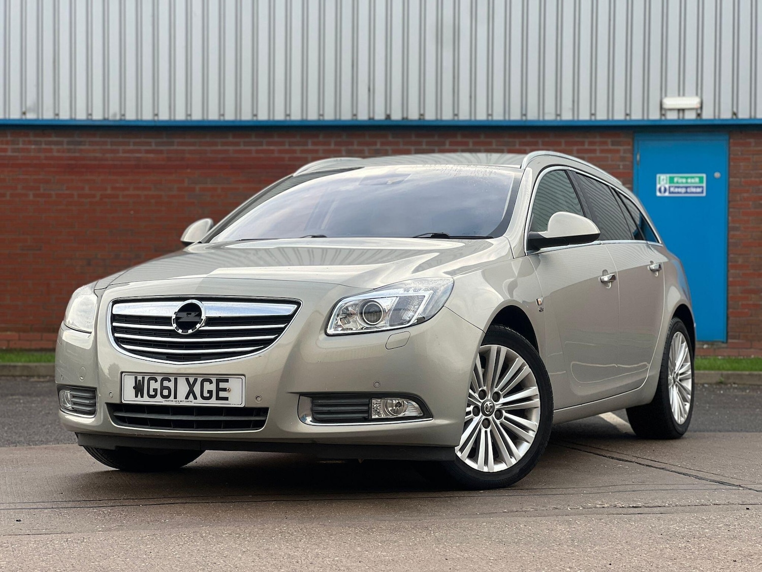 Used Vauxhall Insignia 2011 for sale - 76935769: Photo 5