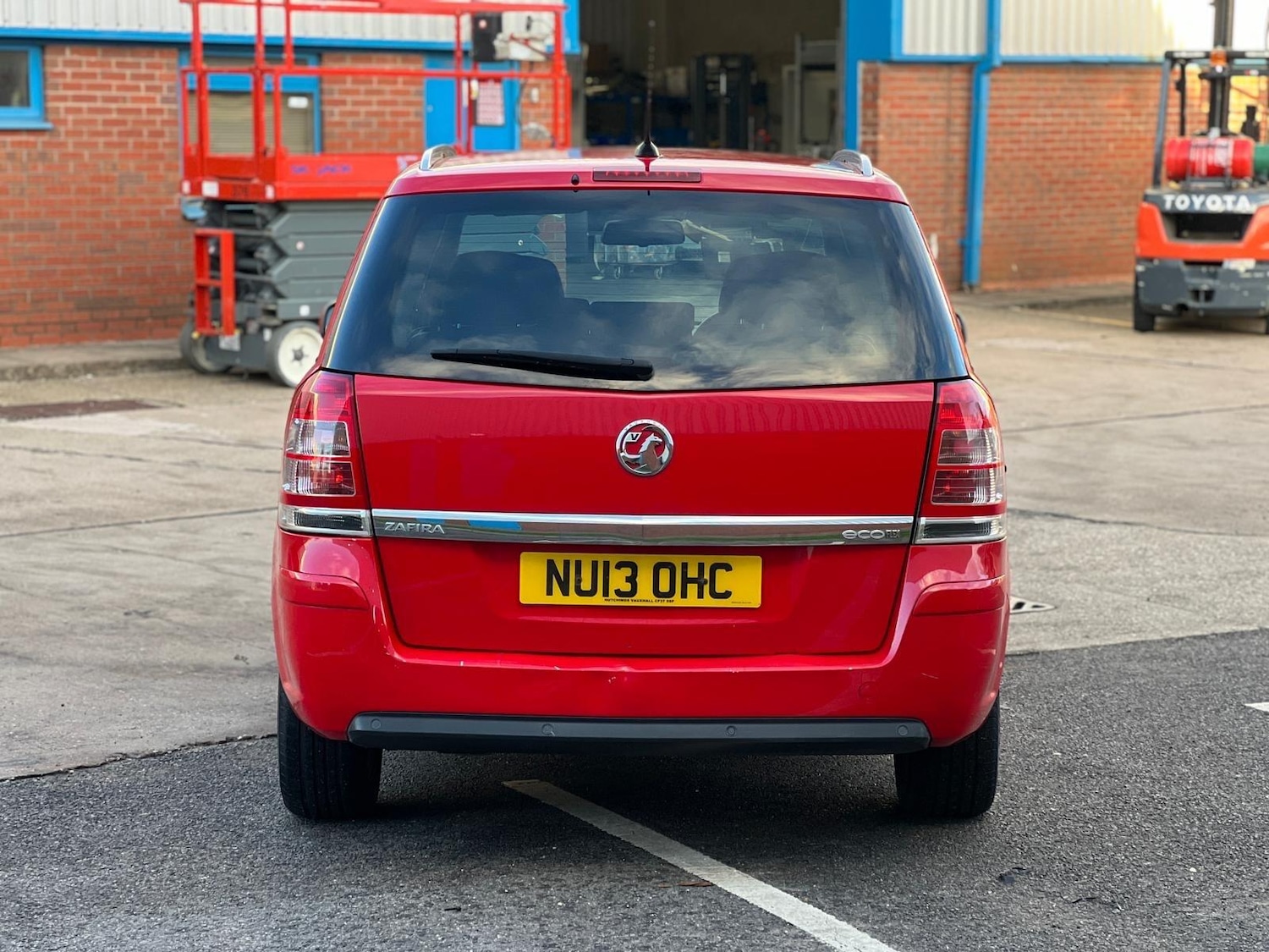 Used Vauxhall Zafira 2013 for sale - 76620535: Photo 2