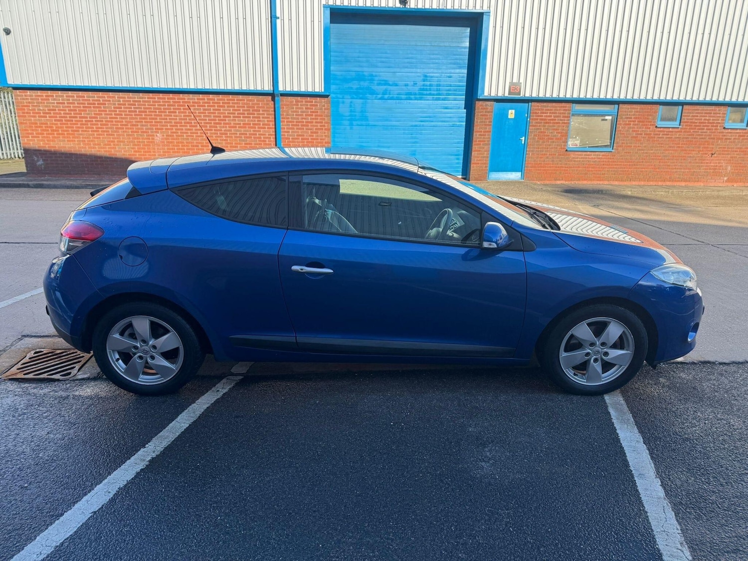 Used Renault Megane 2010 for sale - 76446653: Photo 3