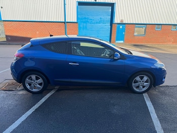 Used Renault Megane 2010 for sale - 76446653: Photo