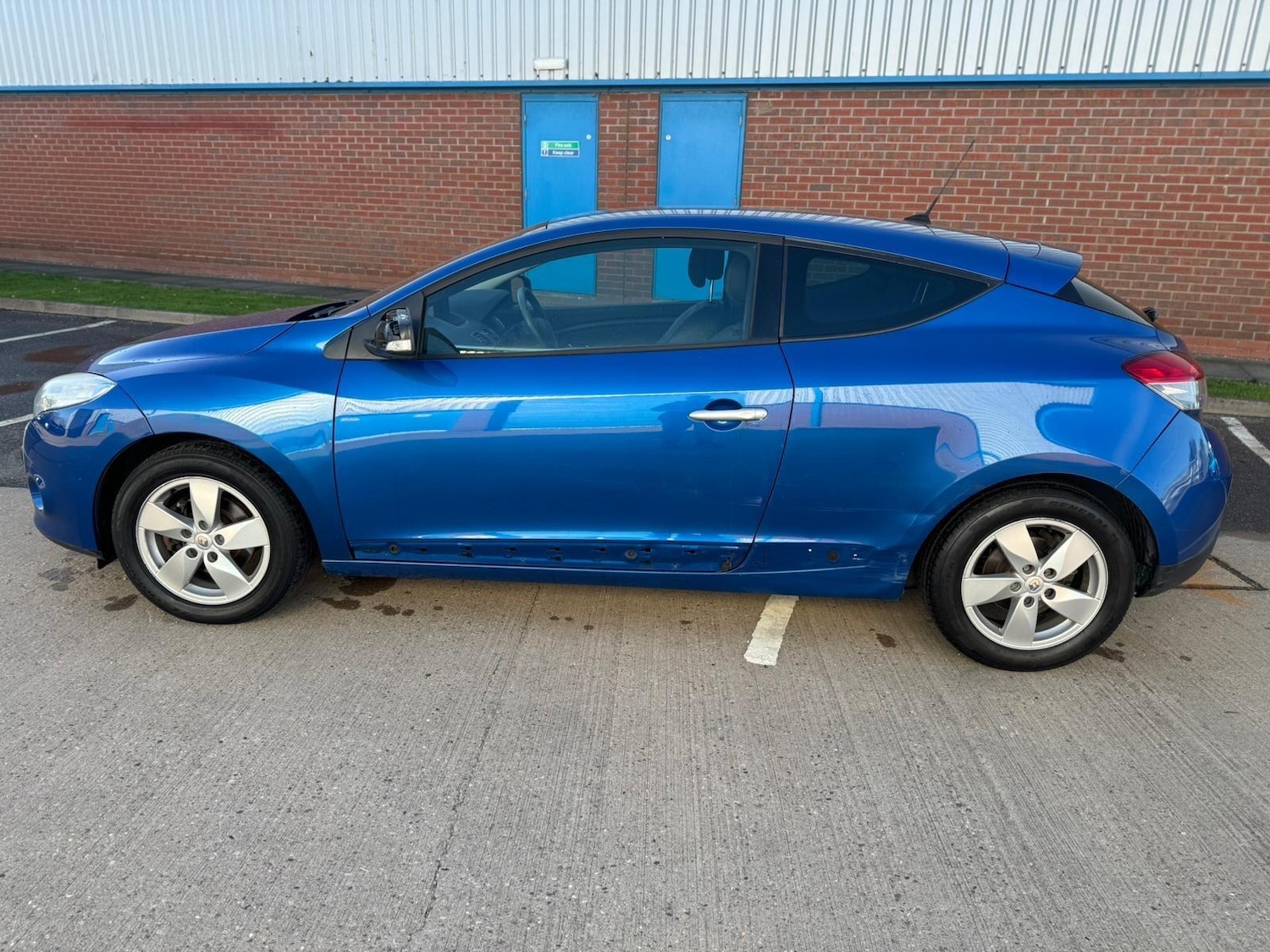 Used Renault Megane 2010 for sale - 76446653: Photo 4