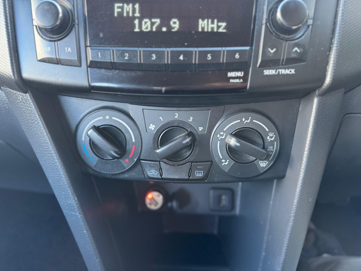 Used Suzuki Swift 2012 for sale - 76646180: Photo 17