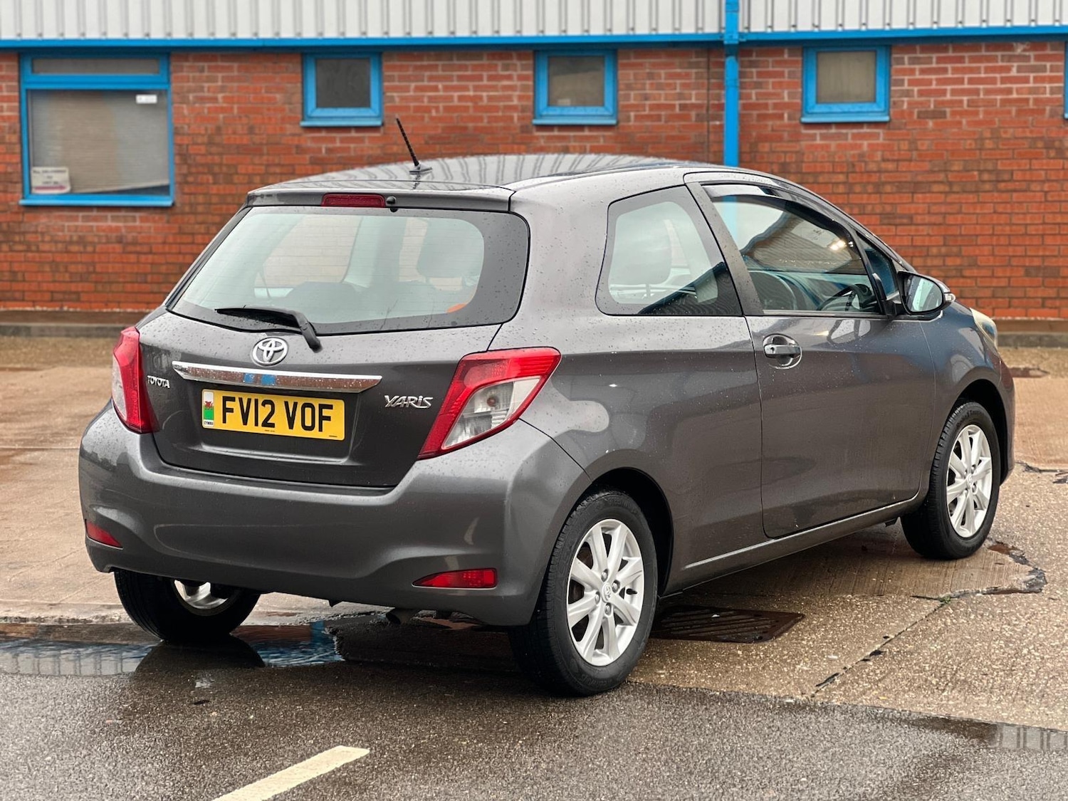 Used Toyota Yaris 2012 for sale - 76667146: Photo 10