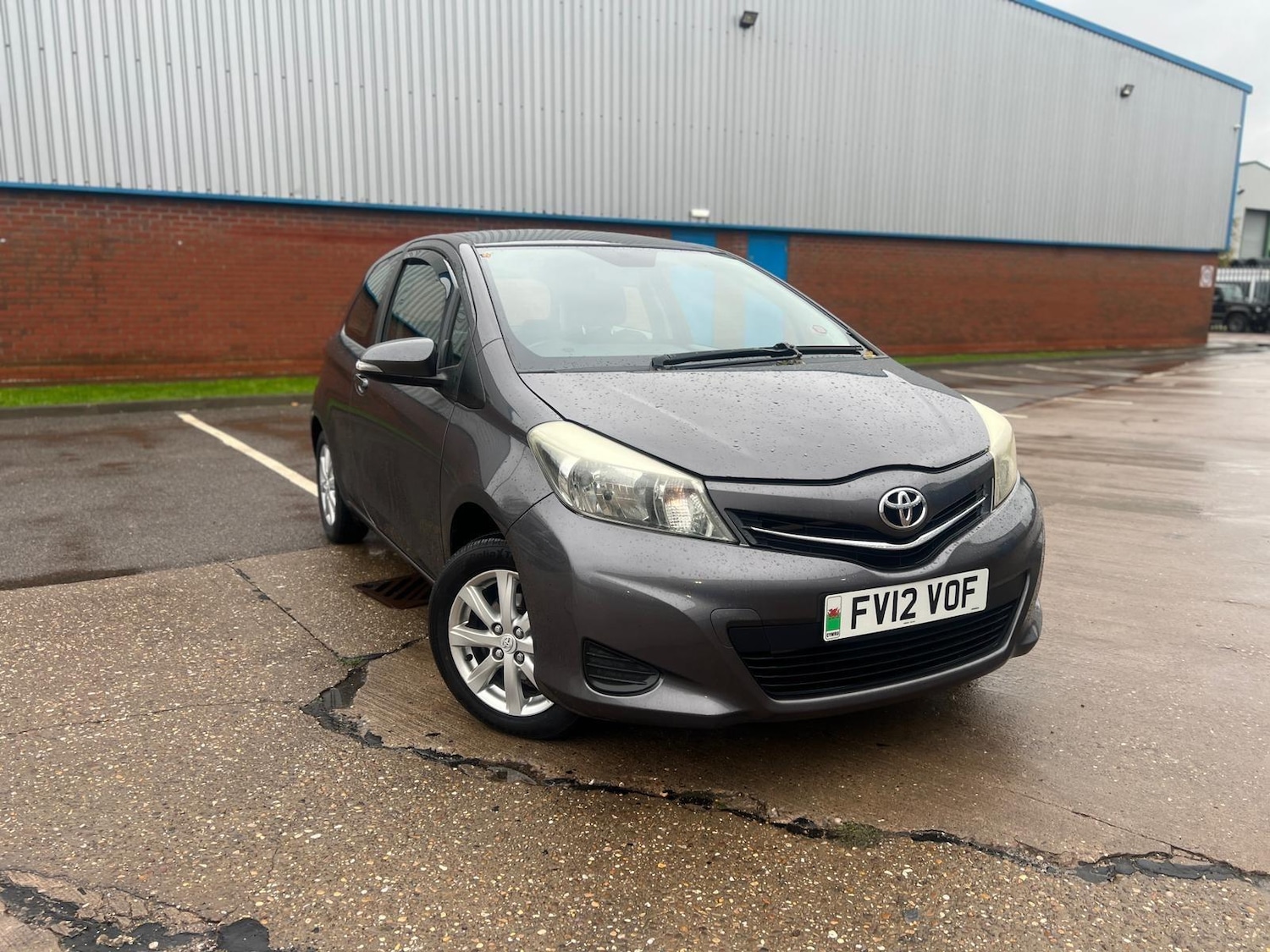 Used Toyota Yaris 2012 for sale - 76667146: Photo 12