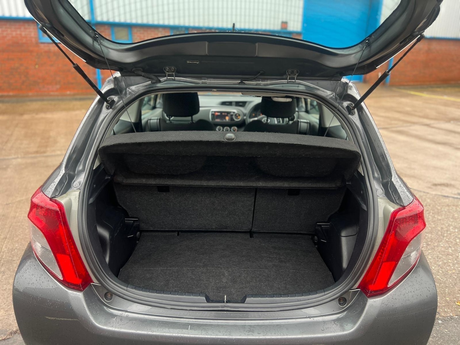 Used Toyota Yaris 2012 for sale - 76667146: Photo 20