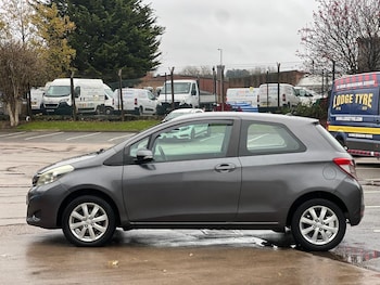Used Toyota Yaris 2012 for sale - 76667146: Photo